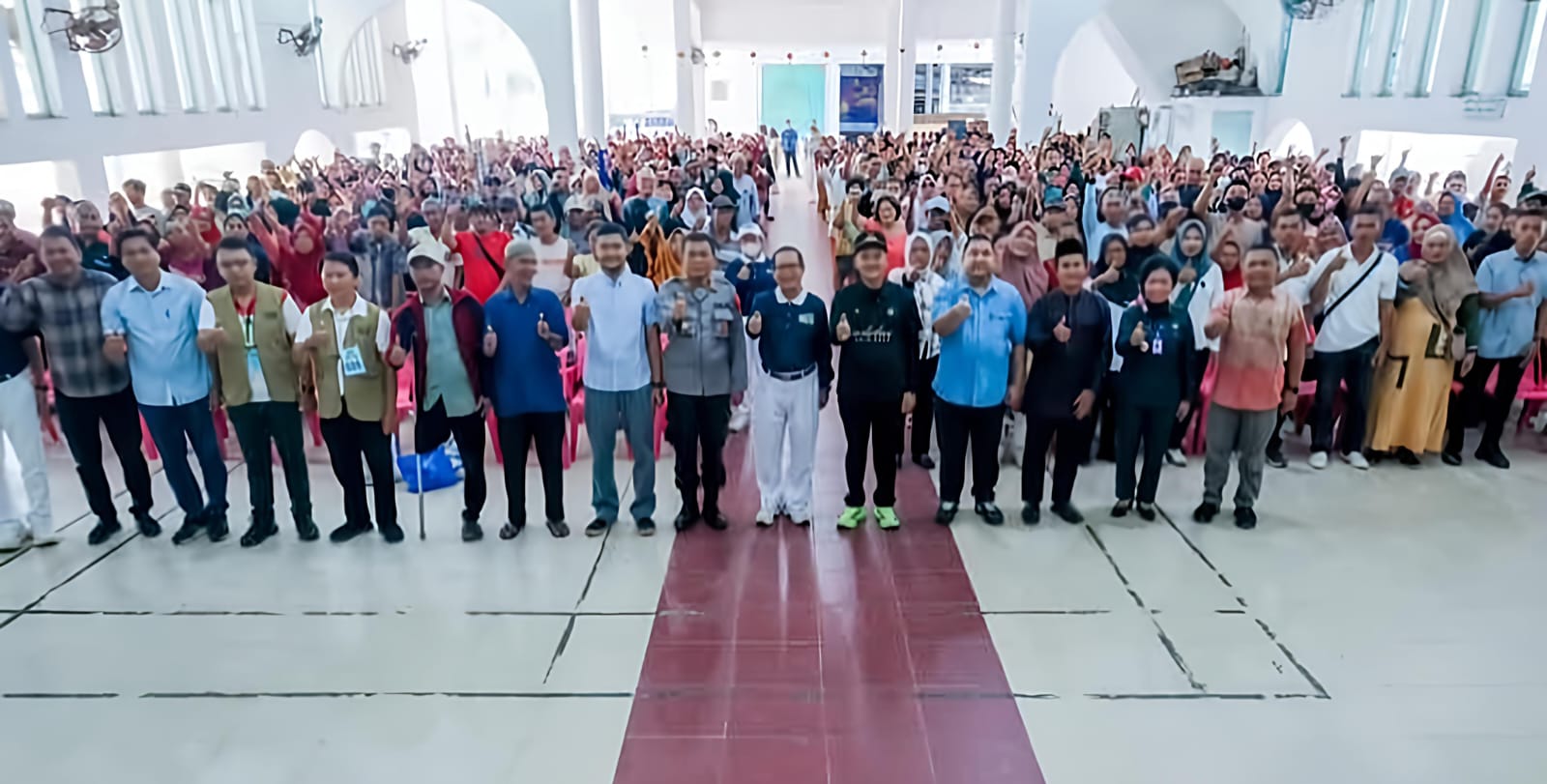 Walikota Tebingtinggi H. Iman Irdian Saragih Hadiri Giat Baksos "Sembako Cinta" Buddha Tzu Chi Indonesia 5 Walikota Tebingtinggi H. Iman Irdian Saragih Hadiri Giat Baksos "Sembako Cinta" Buddha Tzu Chi Indonesia - IMG 20260317 WA0003
