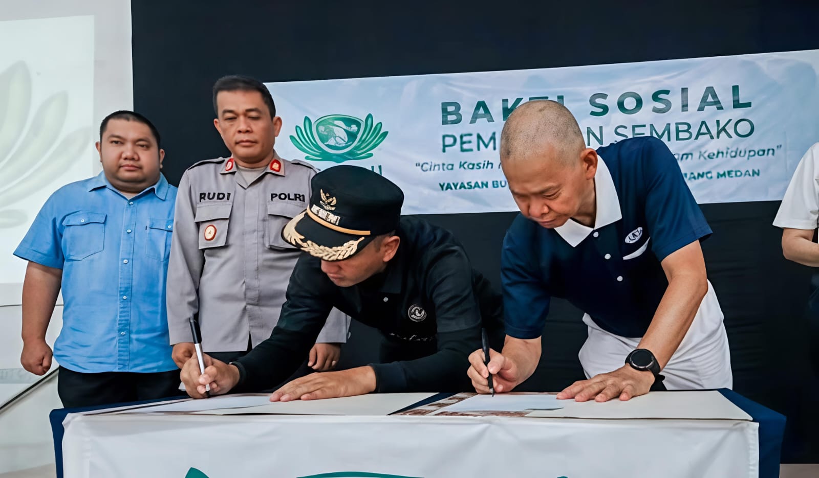 Walikota Tebingtinggi H. Iman Irdian Saragih Hadiri Giat Baksos "Sembako Cinta" Buddha Tzu Chi Indonesia 6 Walikota Tebingtinggi H. Iman Irdian Saragih Hadiri Giat Baksos "Sembako Cinta" Buddha Tzu Chi Indonesia - IMG 20260317 WA0004
