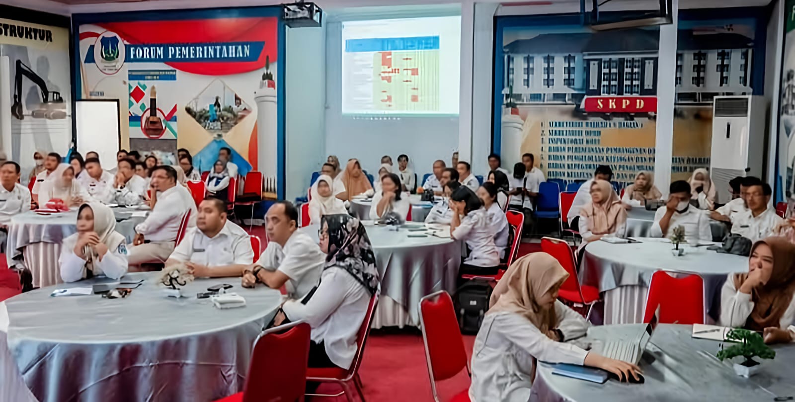 Sekdako Tebingtinggi Erwin Suheri Damanik Pimpin Rakor Sinergitas, Optimalkan Laporan PSN - IMG 20260318 WA0002