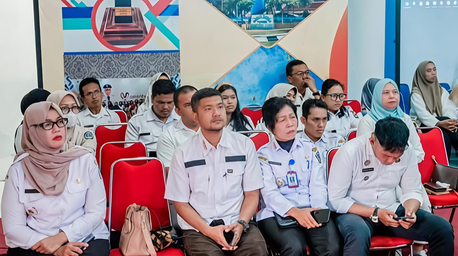 Sekdako Tebingtinggi Erwin Suheri Damanik Pimpin Rakor Sinergitas, Optimalkan Laporan PSN - IMG 20260318 WA0004