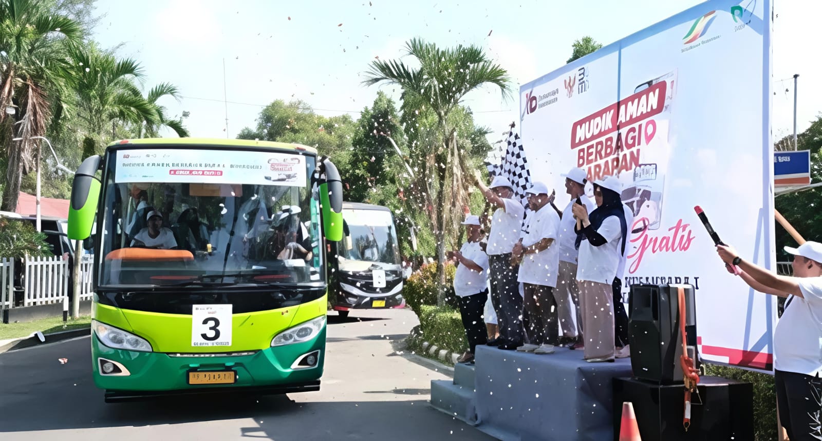 PTPN IV Palmco Berangkatkan Secara Serentak 1.160 Peserta Mudik Gratis, Di Wilayah Sumatera Dan Kalimantan, Ribuan Pensiunan Nelangsa 7 Bulan Uang Beras Belum Dibayar 4 PTPN IV Palmco Berangkatkan Secara Serentak 1.160 Peserta Mudik Gratis, Di Wilayah Sumatera Dan Kalimantan, Ribuan Pensiunan Nelangsa 7 Bulan Uang Beras Belum Dibayar - IMG 20260320 WA0011
