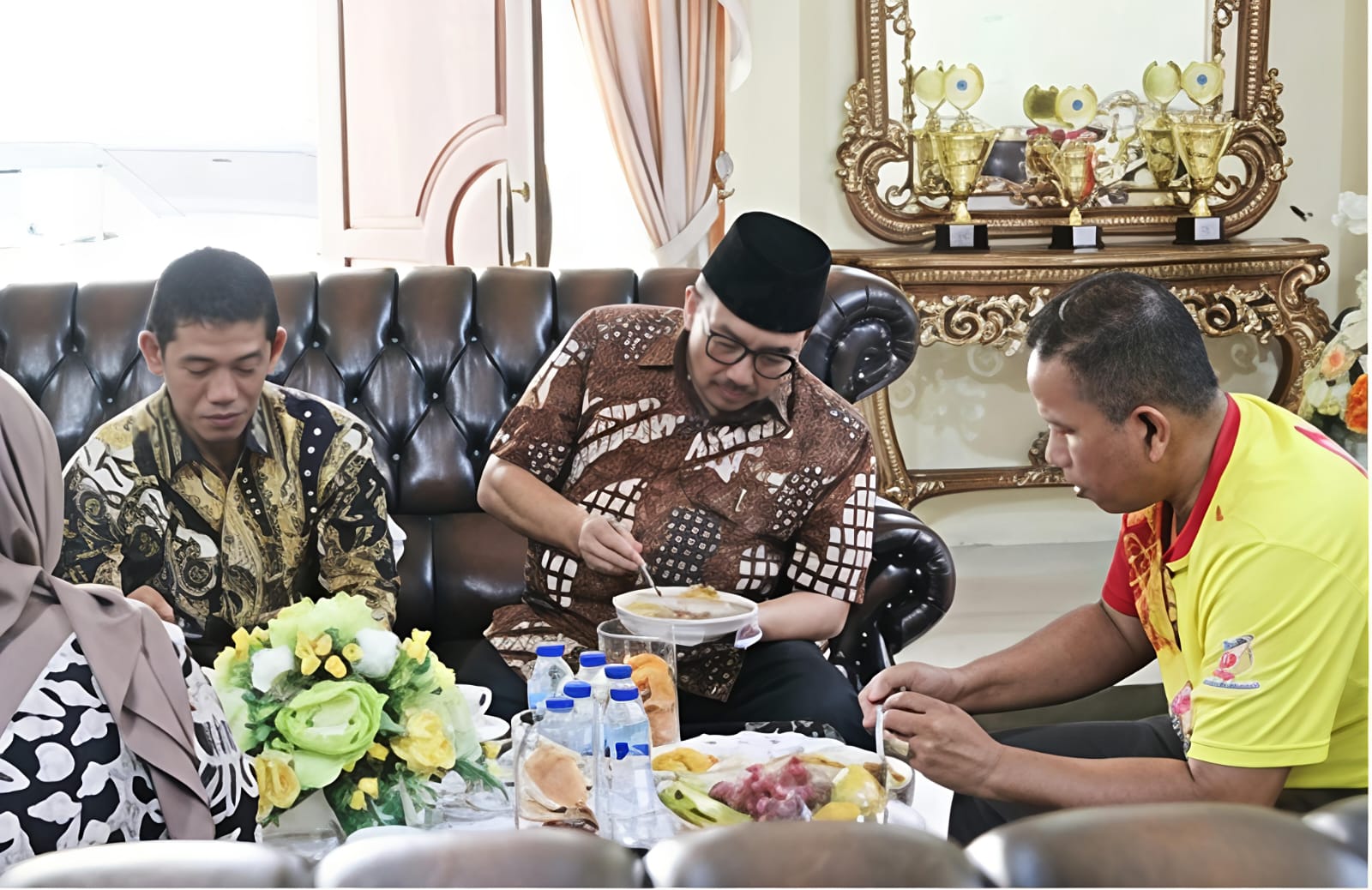 Tokoh Pasaman Politikus Benny Utama, Tampil Tegas Dalam RDP Komisi III DPR RI, Tuai Apresiasi Luas 3 Tokoh Pasaman Politikus Benny Utama, Tampil Tegas Dalam RDP Komisi III DPR RI, Tuai Apresiasi Luas - IMG 20260322 WA0007