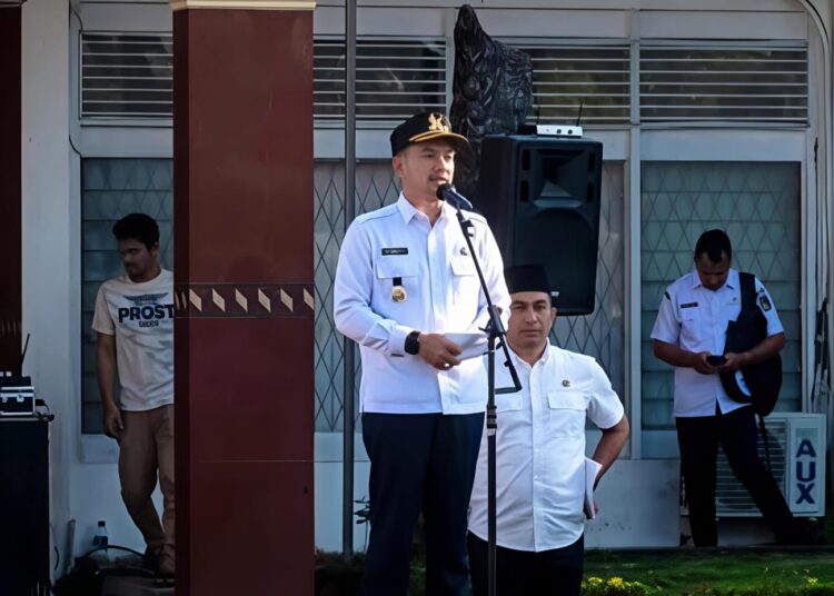 Walikota Pimpin Apel Gabungan ASN Pemko Tebingtinggi, Kehadiran Pasca Lebaran 90 Persen 2 Walikota Pimpin Apel Gabungan ASN Pemko Tebingtinggi, Kehadiran Pasca Lebaran 90 Persen