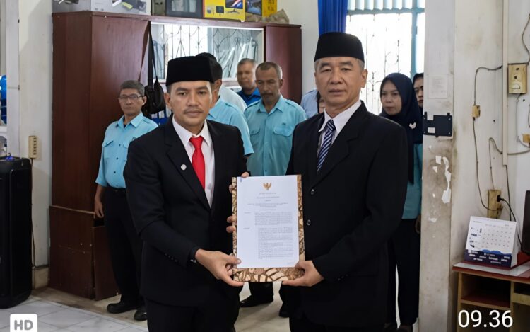 Walikota H. Iman Irdian Saragih Lantik Erwin Suheri Damanik Sebagai Dewas Perumda Tirta Bulian Tebingtinggi