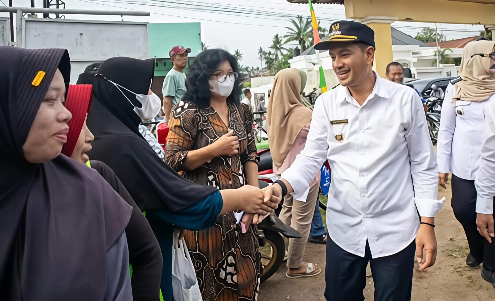 Walikota Tebingtinggi H. Iman Irdian Saragih Mengimbau Penerima Manfaat Yang Kondisi Ekonominya Membaik, Punya Kesadaran Mengalihkan Bantuan Pada Warga Lain 3 Walikota Tebingtinggi H. Iman Irdian Saragih Mengimbau Penerima Manfaat Yang Kondisi Ekonominya Membaik, Punya Kesadaran Mengalihkan Bantuan Pada Warga Lain - IMG 20260402 WA0010