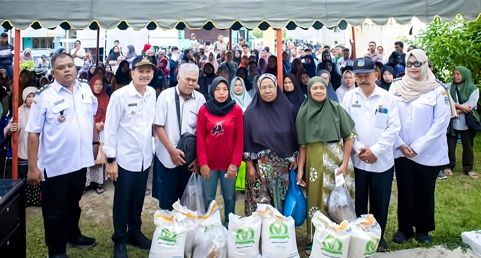 Walikota Tebingtinggi H. Iman Irdian Saragih Mengimbau Penerima Manfaat Yang Kondisi Ekonominya Membaik, Punya Kesadaran Mengalihkan Bantuan Pada Warga Lain 5 Walikota Tebingtinggi H. Iman Irdian Saragih Mengimbau Penerima Manfaat Yang Kondisi Ekonominya Membaik, Punya Kesadaran Mengalihkan Bantuan Pada Warga Lain - IMG 20260402 WA0012