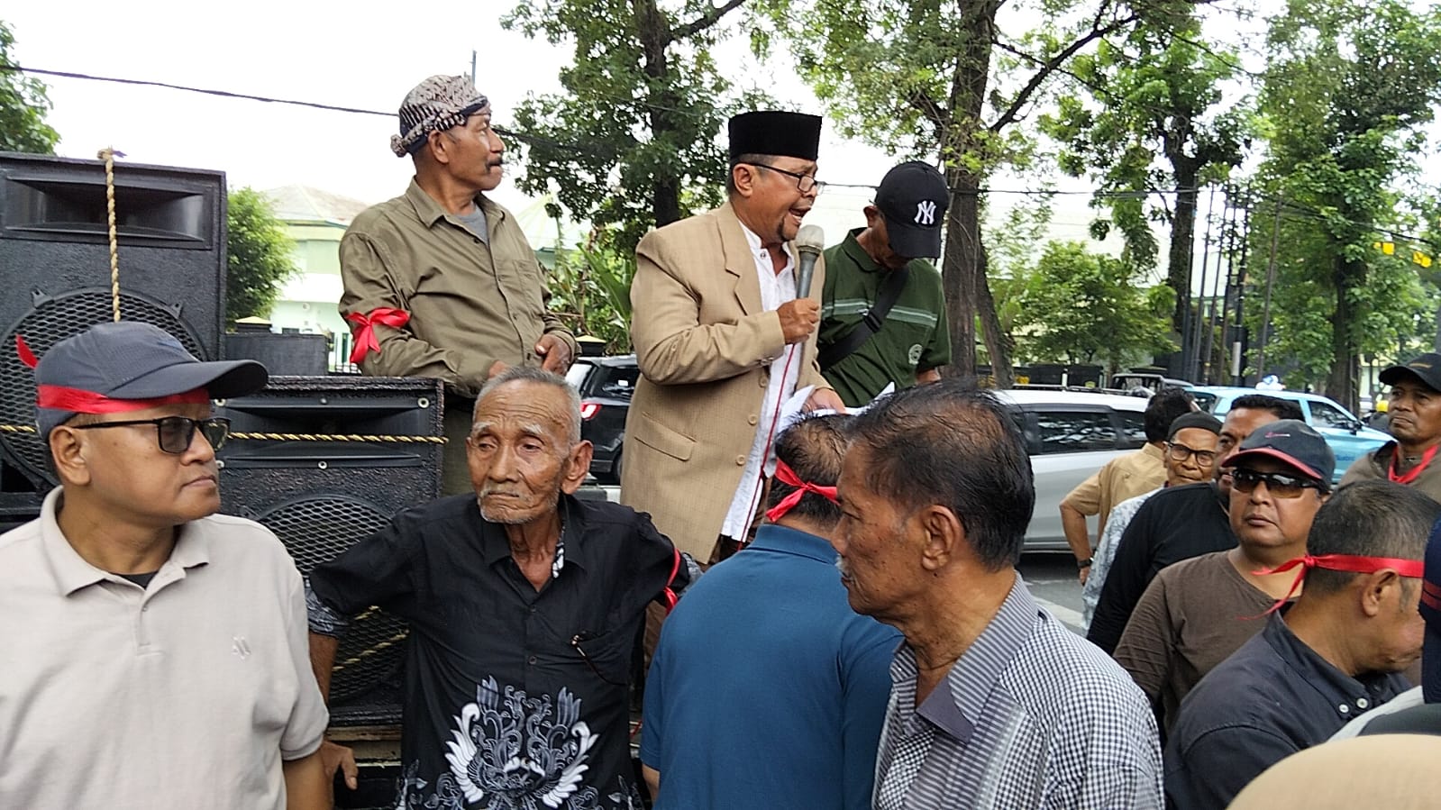 Pensiunan PTPN IV Palmco Unjukrasa Tuntut Uang Beras Di Kanpus Regional 2 Medan, Minta CEO DANANTARA Pecat Jatmiko - IMG 20260406 WA0003