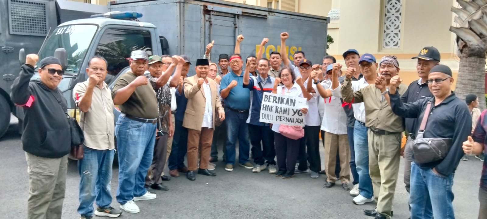 Pensiunan PTPN IV Palmco Unjukrasa Tuntut Uang Beras Di Kanpus Regional 2 Medan, Minta CEO DANANTARA Pecat Jatmiko - IMG 20260406 WA0005