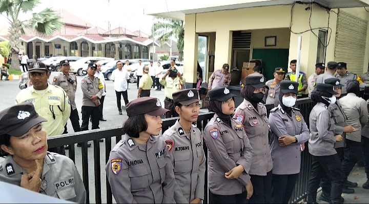 Pensiunan PTPN IV Palmco Unjukrasa Tuntut Uang Beras Di Kanpus Regional 2 Medan, Minta CEO DANANTARA Pecat Jatmiko - IMG 20260406 WA0010
