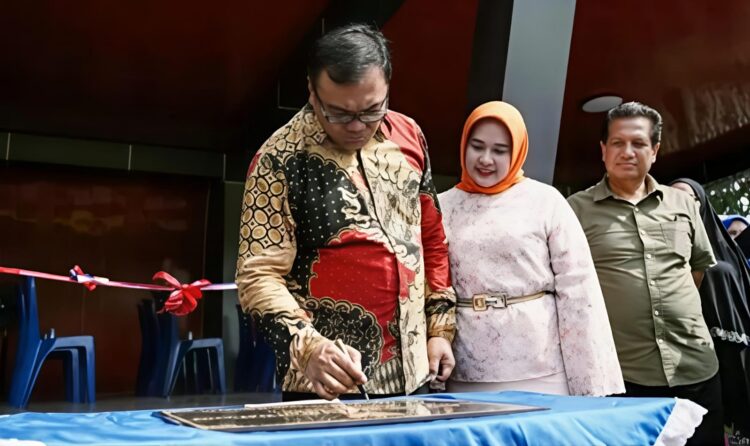 Bupati Deliserdang Resmikan Alun-alun Kota Galang, Asri Ludin : Jadi Ikon Kemajuan Daerah Dalam Penataan Kawasan Tertib Dan Indah 2 Bupati Deliserdang Resmikan Alun-alun Kota Galang, Asri Ludin : Jadi Ikon Kemajuan Daerah Dalam Penataan Kawasan Tertib Dan Indah