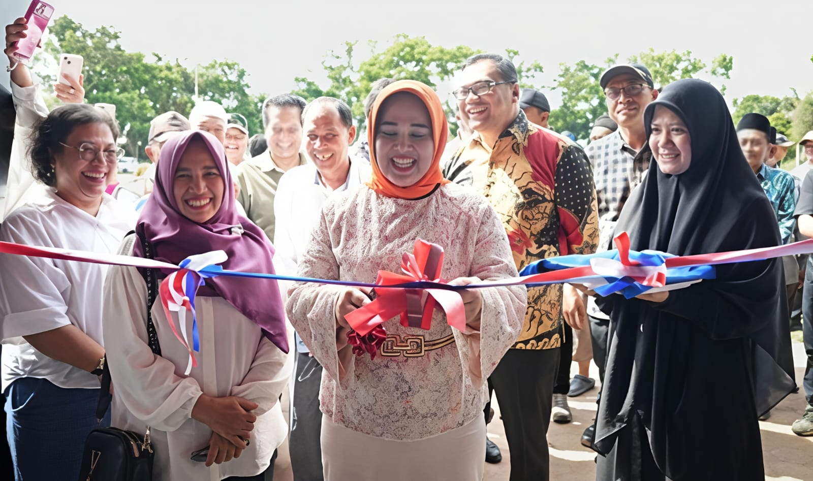 Bupati Deliserdang Resmikan Alun-alun Kota Galang, Asri Ludin : Jadi Ikon Kemajuan Daerah Dalam Penataan Kawasan Tertib Dan Indah 5 Bupati Deliserdang Resmikan Alun-alun Kota Galang, Asri Ludin : Jadi Ikon Kemajuan Daerah Dalam Penataan Kawasan Tertib Dan Indah - IMG 20260413 WA0009