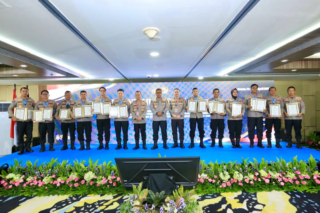 Kombes Pol Ferry Walintukan Bawa Humas Polda Sumut Raih Dua Penghargaan dari Divisi Humas Polri - IMG 20260417 WA0003