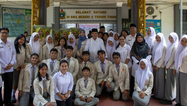 Walikota Tebingtinggi Bangga, 256 Siswa SMA/SMK Berhasil Lulus PTN Melalui Jalur SNBP 2 Walikota Tebingtinggi Bangga, 256 Siswa SMA/SMK Berhasil Lulus PTN Melalui Jalur SNBP