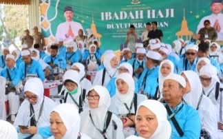 Dari Anjungan Seri Mersing, Sekdako Erwin Suheri Damanik Lepas Keberangkatan 82 Jemaah Haji Kota Tebingtinggi Menuju Tanah Suci - IMG 20260425 WA0008