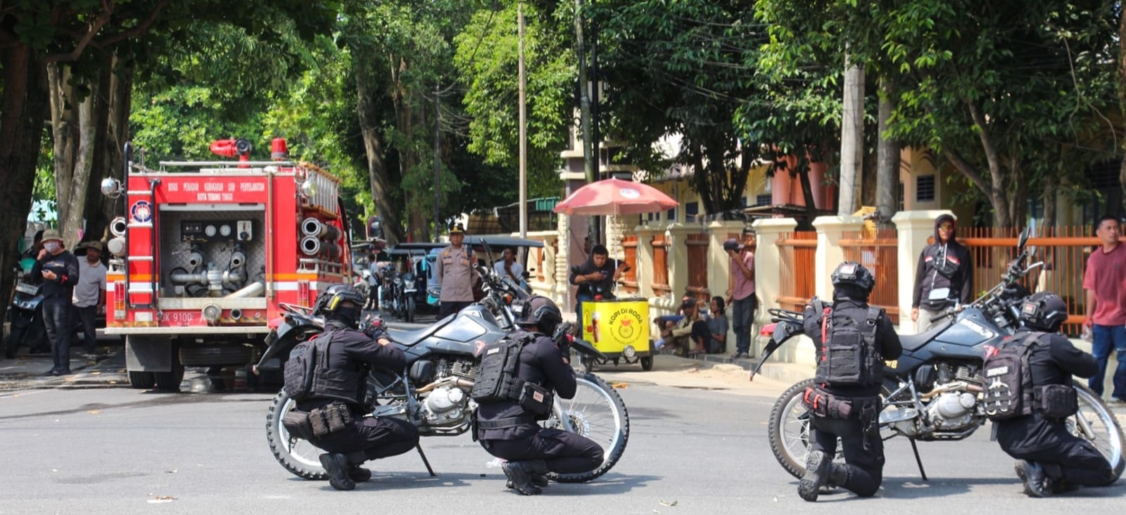 Simulasi Sispamkota Tebingtinggi, Walikota : Sinergitas Semua Unsur Kunci Utama Hadapi Dinamika Sosial - IMG 20260429 WA0021 2