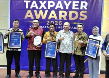 Bupati Deliserdang Raih Penghargaan Taxpayer Awards 2026