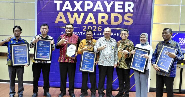 Bupati Deliserdang Raih Penghargaan Taxpayer Awards 2026 2 Bupati Deliserdang Raih Penghargaan Taxpayer Awards 2026