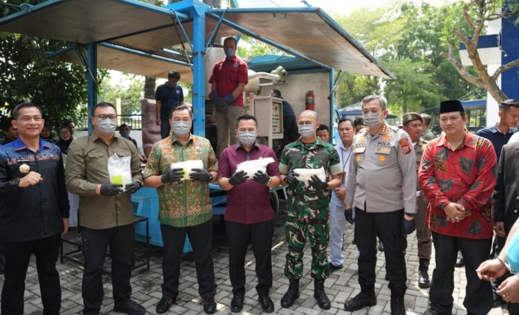 Bupati H. Asri Ludin Tambunan Bersama Forkopimda Musnahkan Sabu Tangkapan BNNK Deliserdang 2 Bupati H. Asri Ludin Tambunan Bersama Forkopimda Musnahkan Sabu Tangkapan BNNK Deliserdang
