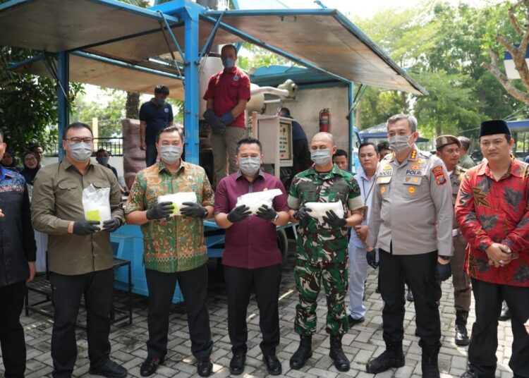 Bupati H. Asri Ludin Tambunan Bersama Forkopimda Musnahkan Sabu Tangkapan BNNK Deliserdang 2 Bupati H. Asri Ludin Tambunan Bersama Forkopimda Musnahkan Sabu Tangkapan BNNK Deliserdang