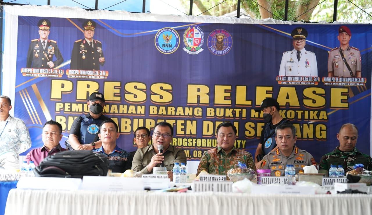 Bupati H. Asri Ludin Tambunan Bersama Forkopimda Musnahkan Sabu Tangkapan BNNK Deliserdang 3 Bupati H. Asri Ludin Tambunan Bersama Forkopimda Musnahkan Sabu Tangkapan BNNK Deliserdang - IMG 20260509 WA0019
