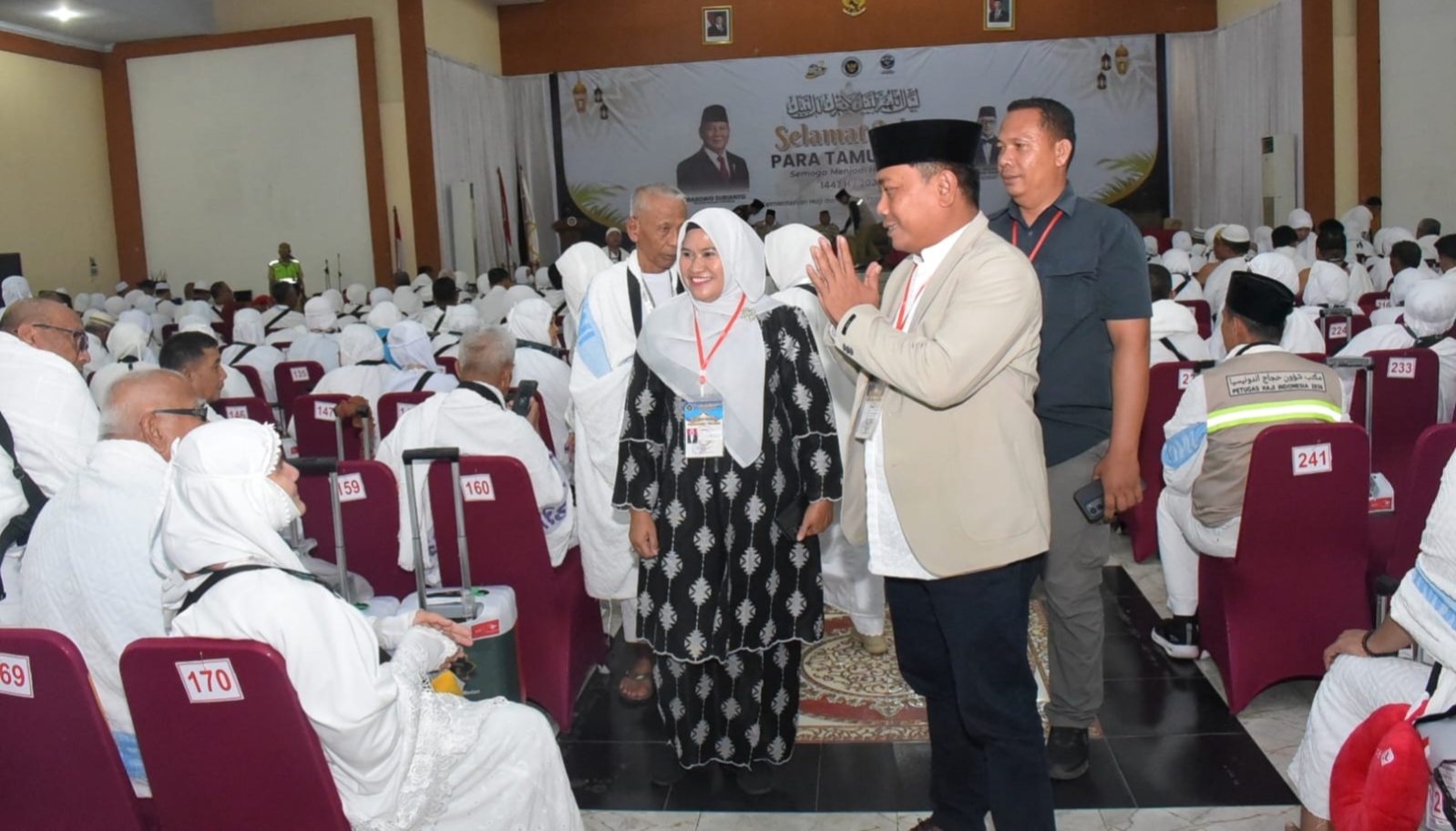 Wabup Deliserdang Lom Lom Suwondo Lepas Jemaah Haji Kloter 15 Menuju Tanah Suci - IMG 20260509 WA0024