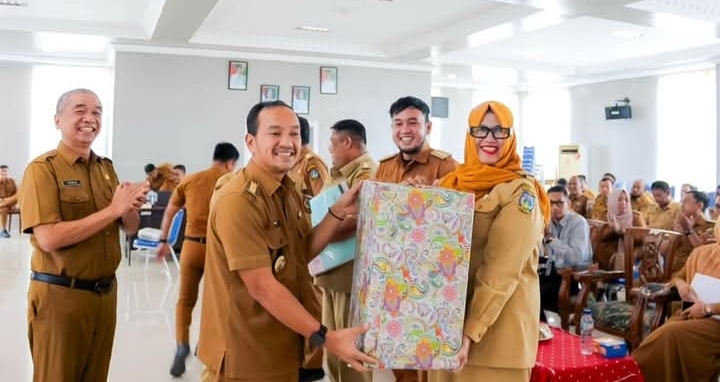 Walikota Tebingtinggi : Target Penerimaan PBB Kota Tebingtinggi Tahun 2026 Rp. 8,5 Milyar, Tanpa Kenaikan Tarif 2 Walikota Tebingtinggi : Target Penerimaan PBB Kota Tebingtinggi Tahun 2026 Rp. 8,5 Milyar, Tanpa Kenaikan Tarif