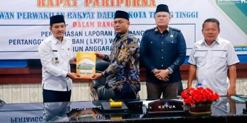Walikota Tebingtinggi H. Iman Irdian Saragih Terima Rekomendasi LKPJ 2025 Dari DPRD, Akan Segera Ditindaklanjuti