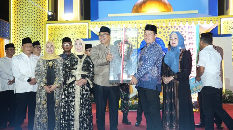 Bupati Asri Ludin Tambunan Tutup MTQ Ke-59 Tingkat Deliserdang, Tanjungmorawa Juara Umum 2 Bupati Asri Ludin Tambunan Tutup MTQ Ke-59 Tingkat Deliserdang, Tanjungmorawa Juara Umum