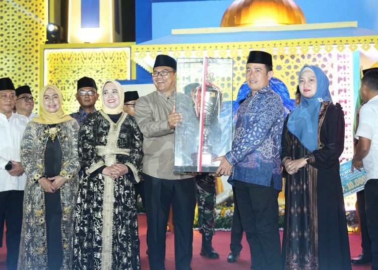 Bupati Asri Ludin Tambunan Tutup MTQ Ke-59 Tingkat Deliserdang, Tanjungmorawa Juara Umum