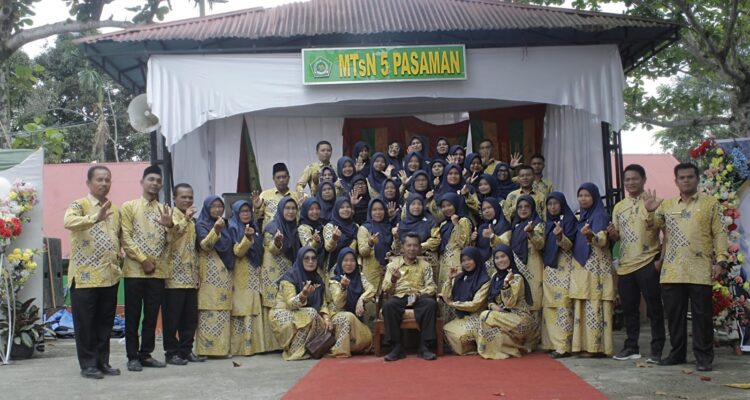MTsN 5 Pasaman Cetak Generasi Qurani, 23 Siswa Tahfidz Al-Qur’an Berhasil Diwisuda
