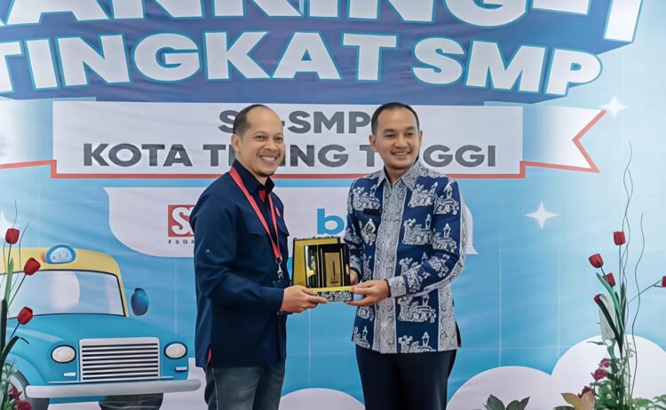 Buka Kompetisi “Ranking 1” Kota Tebing Tinggi, Wali Kota : Penting Pendidikan Berbasis Teknologi Digital