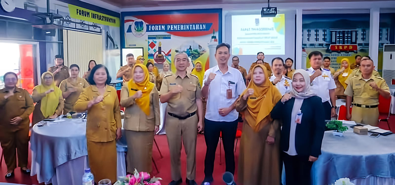 Rakor Germas 2026 Kota Tebing Tinggi, Sekdako Erwin Suheri Damanik : Jangan Jadikan Hanya Sebagai Slogan, OPD Harus Perkuat Aksi Nyata 5 Rakor Germas 2026 Kota Tebing Tinggi, Sekdako Erwin Suheri Damanik : Jangan Jadikan Hanya Sebagai Slogan, OPD Harus Perkuat Aksi Nyata - IMG 20260526 WA0036