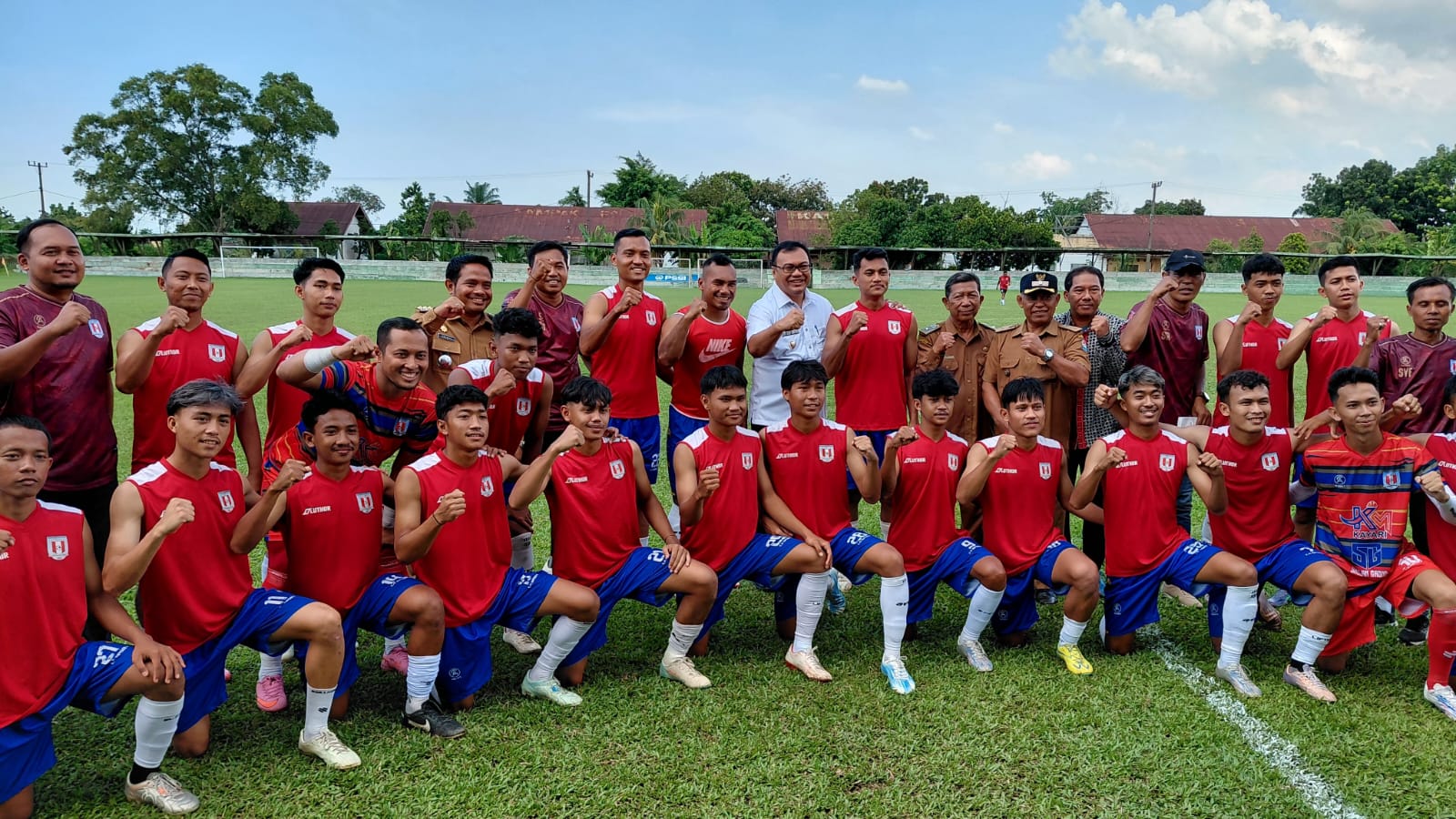 Tonton Laga Lawan Timor Leste U19, Bupati Deli Serdang Motivasi Paya Bakung United Jelang Liga 4 3 Tonton Laga Lawan Timor Leste U19, Bupati Deli Serdang Motivasi Paya Bakung United Jelang Liga 4 - IMG 20260526 WA0047