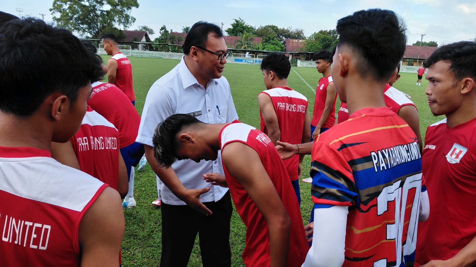 Tonton Laga Lawan Timor Leste U19, Bupati Deli Serdang Motivasi Paya Bakung United Jelang Liga 4 5 Tonton Laga Lawan Timor Leste U19, Bupati Deli Serdang Motivasi Paya Bakung United Jelang Liga 4 - IMG 20260526 WA0049