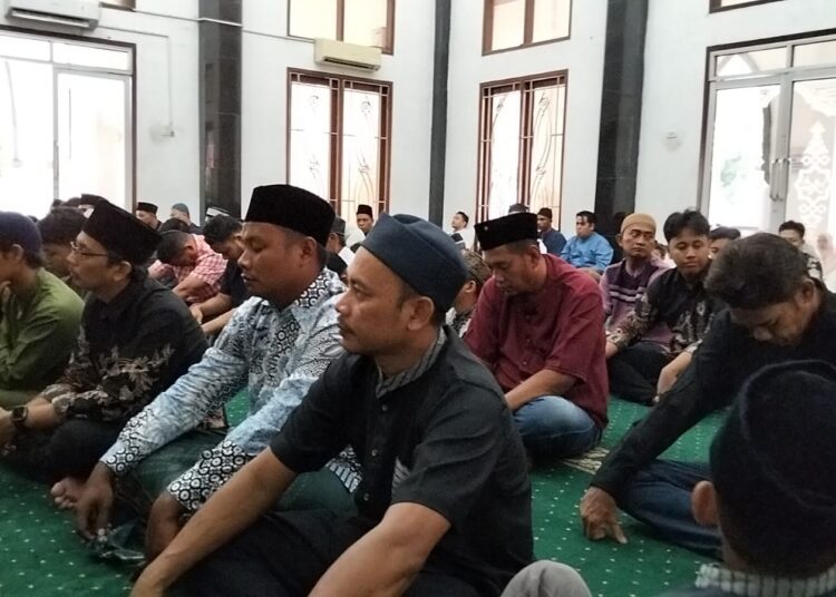 Sholat Idul Adha Di Masjid Al-Ihsan Wannajah Kebun Rambutan, Ustadz Supriadi : Tujuan Hidup Didunia Beribadah Kepada Allah SWT 2 Sholat Idul Adha Di Masjid Al-Ihsan Wannajah Kebun Rambutan, Ustadz Supriadi : Tujuan Hidup Didunia Beribadah Kepada Allah SWT