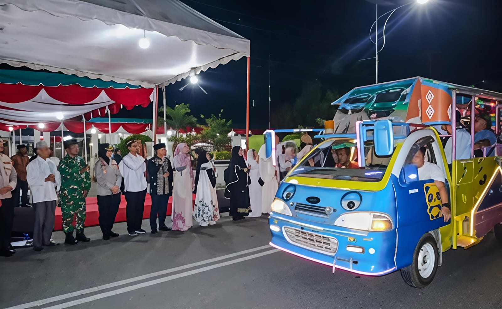Wali Kota H. Iman Irdian Saragih Lepas Ribuan Peserta Pawai Idul Adha 1447 H, Gema Takbir Menggema Di Seantero Kota Tebing Tinggi 4 Wali Kota H. Iman Irdian Saragih Lepas Ribuan Peserta Pawai Idul Adha 1447 H, Gema Takbir Menggema Di Seantero Kota Tebing Tinggi - IMG 20260528 WA0027