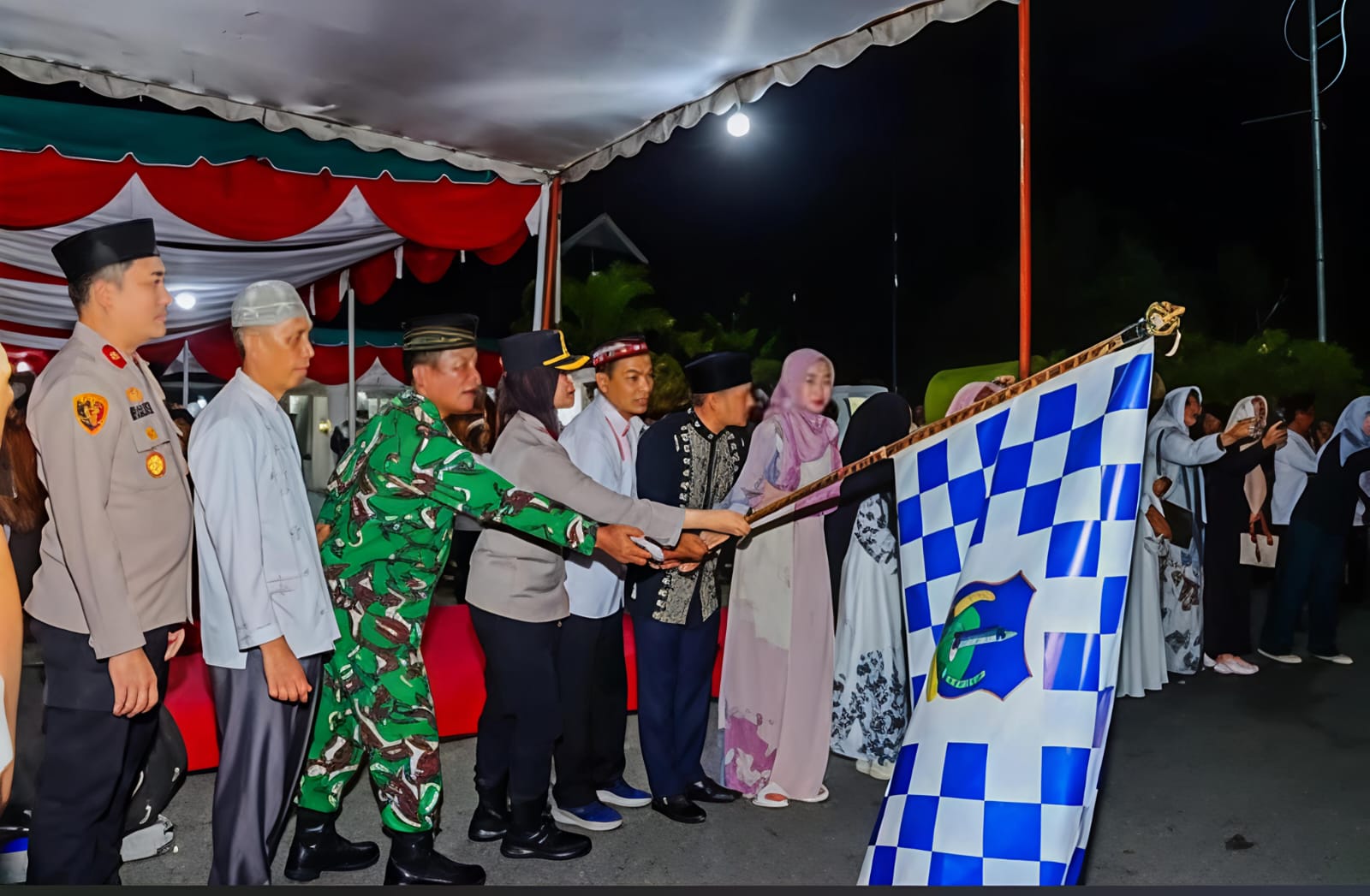 Wali Kota H. Iman Irdian Saragih Lepas Ribuan Peserta Pawai Idul Adha 1447 H, Gema Takbir Menggema Di Seantero Kota Tebing Tinggi 5 Wali Kota H. Iman Irdian Saragih Lepas Ribuan Peserta Pawai Idul Adha 1447 H, Gema Takbir Menggema Di Seantero Kota Tebing Tinggi - IMG 20260528 WA0028