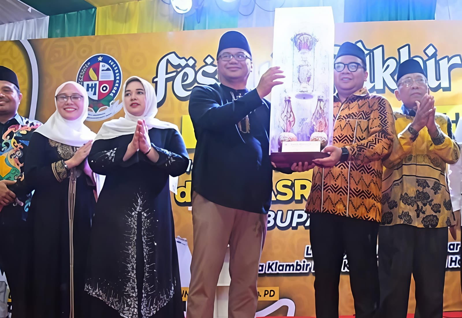 Meriah Dan Spektakuler Festival Takbir Akbar Hamparan Perak, Bupati Asri Ludin : Dimasukkan Dalam Kalender Tahunan Event Resmi Pemkab 4 Meriah Dan Spektakuler Festival Takbir Akbar Hamparan Perak, Bupati Asri Ludin : Dimasukkan Dalam Kalender Tahunan Event Resmi Pemkab - IMG 20260531 WA0021