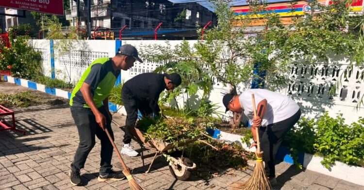 Tumbuhkan Toleransi Beragama, FPLA Deli Serdang Gelar Jumat Bersih Di Vihara Budi Abadi Lubuk Pakam 2 Tumbuhkan Toleransi Beragama, FPLA Deli Serdang Gelar Jumat Bersih Di Vihara Budi Abadi Lubuk Pakam