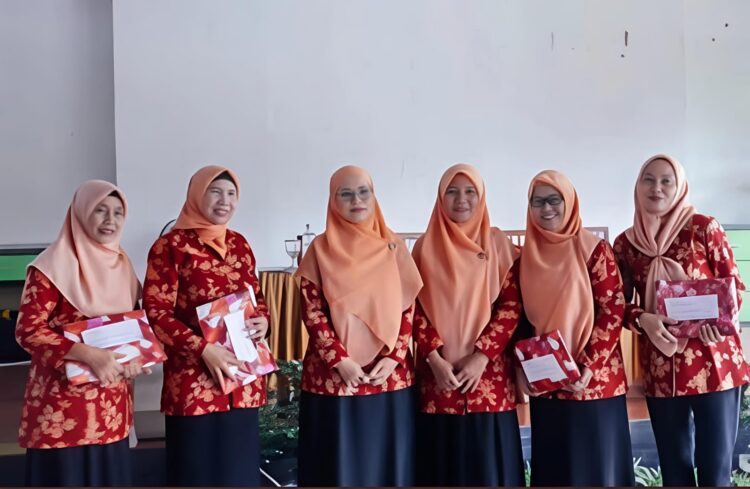 KEGIATAN DWP KOTA TEBING TINGGI : Goresan Canting Melestarikan Warisan Budaya Lewat Edukasi Batik 2 KEGIATAN DWP KOTA TEBING TINGGI : Goresan Canting Melestarikan Warisan Budaya Lewat Edukasi Batik