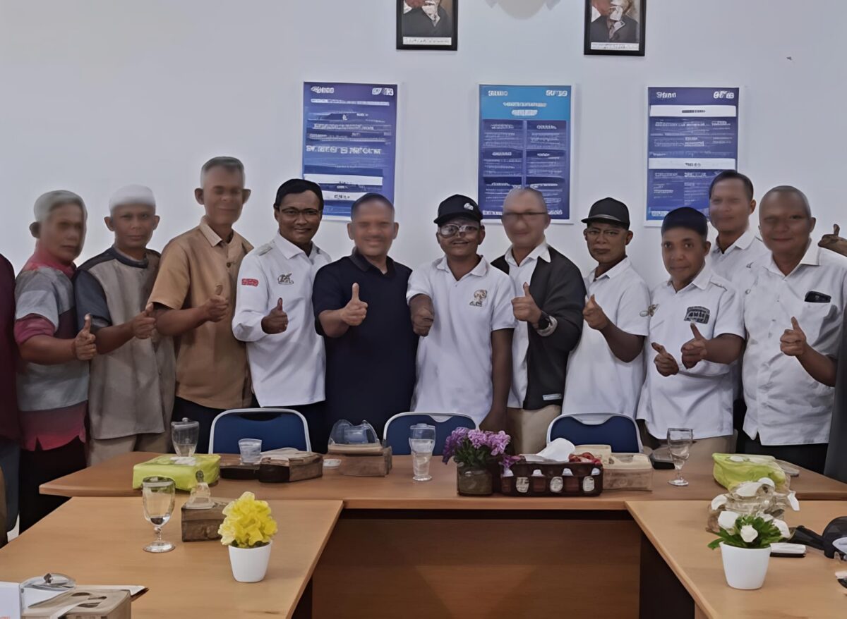 PENGURUS P3RI CABANG PTPN IV REGIONAL I MEDAN ROADSHOW KE KEBUN-KEBUN 2 Pengurus P3RI Cabang PTPN IV Palmco melakukan sosialisasi pembayaran catu beras di kebun Batang Toru