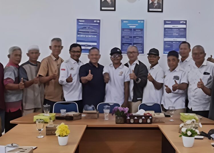 PENGURUS P3RI CABANG PTPN IV REGIONAL I MEDAN ROADSHOW KE KEBUN - KEBUN 2 Pengurus P3RI Cabang PTPN IV Palmco melakukan sosialisasi pembayaran catu beras di kebun Batang Toru