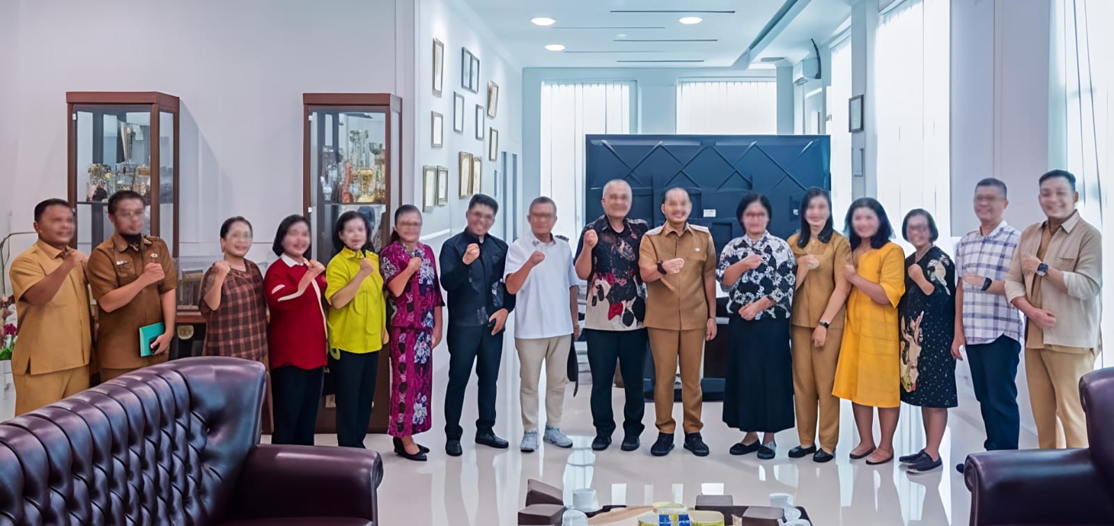 Walikota Tebing Tinggi H. Iman Irdian Saragih Terima Audiensi Panitia Pesparawi GKPS Distrik V 4 Walikota Tebing Tinggi H. Iman Irdian Saragih Terima Audiensi Panitia Pesparawi GKPS Distrik V - IMG 20260611 WA0009