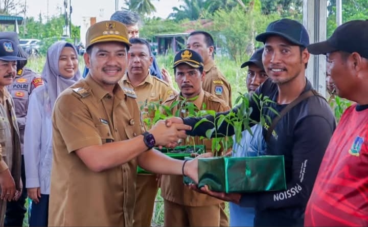 Walikota Tebing Tinggi Pimpin Gerakan Tanam Bawang Merah 2 Walikota Tebing Tinggi Pimpin Gerakan Tanam Bawang Merah
