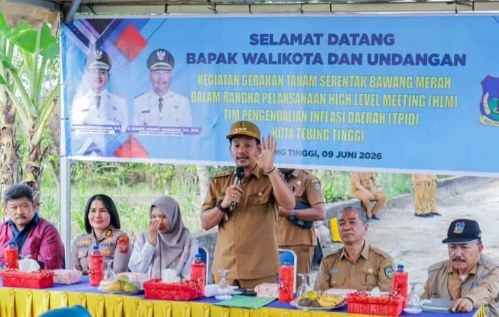 Walikota Tebing Tinggi Pimpin Gerakan Tanam Bawang Merah 5 Walikota Tebing Tinggi Pimpin Gerakan Tanam Bawang Merah - IMG 20260611 WA0017