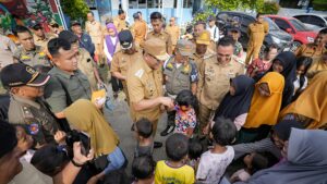 Bupati Deli Serdang dr. H. Asri Ludin Tambunan, Melakukan Peletakan Batu Pertama Rehabilitasi Dan Pembangunan Fasilitas SDN 108076 Tanjung Selamat - IMG 20260610 122424