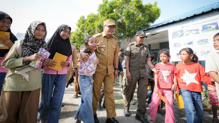 Bupati Deli Serdang dr. H. Asri Ludin Tambunan, Melakukan Peletakan Batu Pertama Rehabilitasi Dan Pembangunan Fasilitas SDN 108076 Tanjung Selamat 2 Bupati Deli Serdang dr. H. Asri Ludin Tambunan, Melakukan Peletakan Batu Pertama Rehabilitasi Dan Pembangunan Fasilitas SDN 108076 Tanjung Selamat