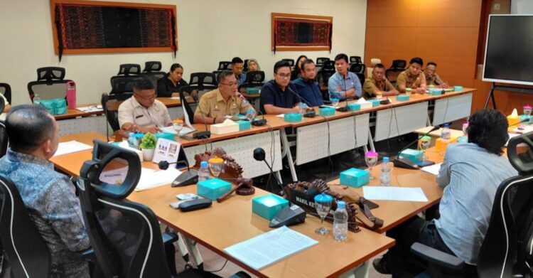 RAPAT DENGAR PENDAPAT DPRD SUMUT DENGAN PEMKAB DELI SERDANG