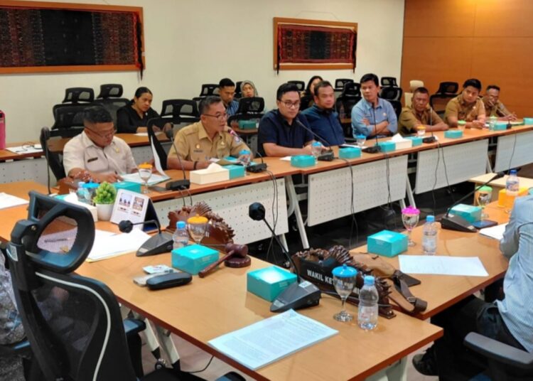 RAPAT DENGAR PENDAPAT DPRD SUMUT DENGAN PEMKAB DELI SERDANG 2 RAPAT DENGAR PENDAPAT DPRD SUMUT DENGAN PEMKAB DELI SERDANG