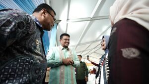 Bupati Deli Serdang Asri Ludin Tambunan Terima Penghargaan Dari Gubsu Bobby Afif Nasution, Karena Investasi Pemkab Tembus Rp. 9,18 Triliun. 3 Bupati Deli Serdang Asri Ludin Tambunan Terima Penghargaan Dari Gubsu Bobby Afif Nasution, Karena Investasi Pemkab Tembus Rp. 9,18 Triliun. - IMG 20260611 230452